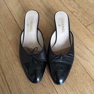 CHANEL Black Leather Bow Mules